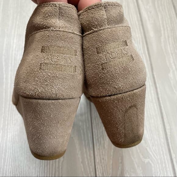 Toms Women's Tan Suede Lace Up Wedge Ankle Booties Size 9 - Picture 11 of 11